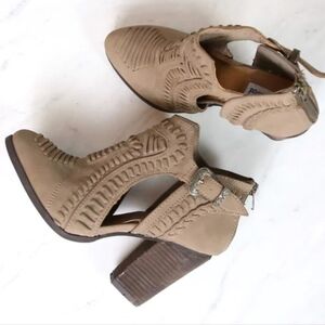 Not Rated - Nara Cutout Western Inspired Booties - Taupe Size 6.5 EUC